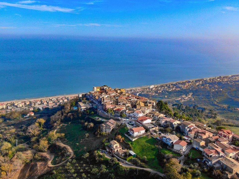 Relais Borgo Sul Mare Ospitalita Diffusa Silvi Paese Екстериор снимка